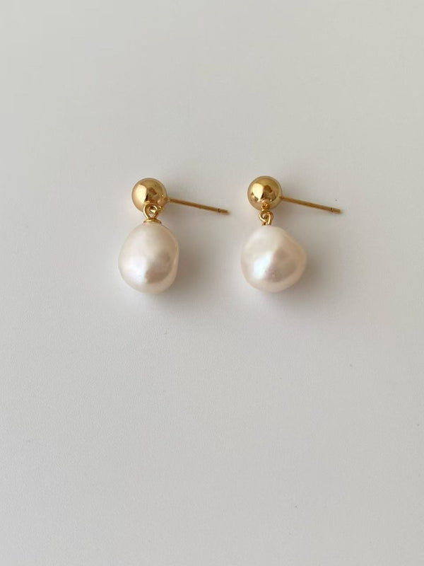 CLASSIC BAROQUE PEARL EARRINGS