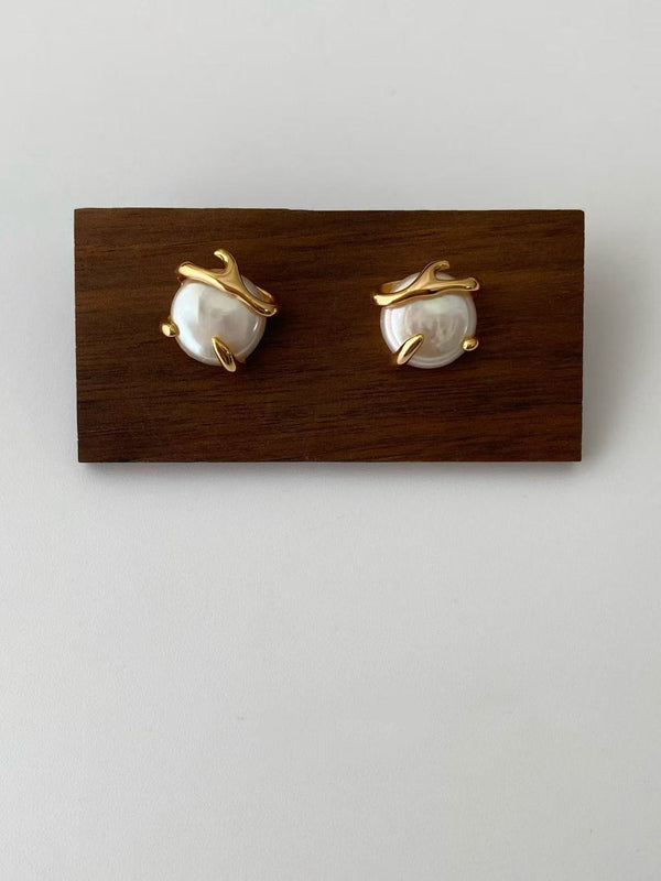 TANGLED PEARL STUDS